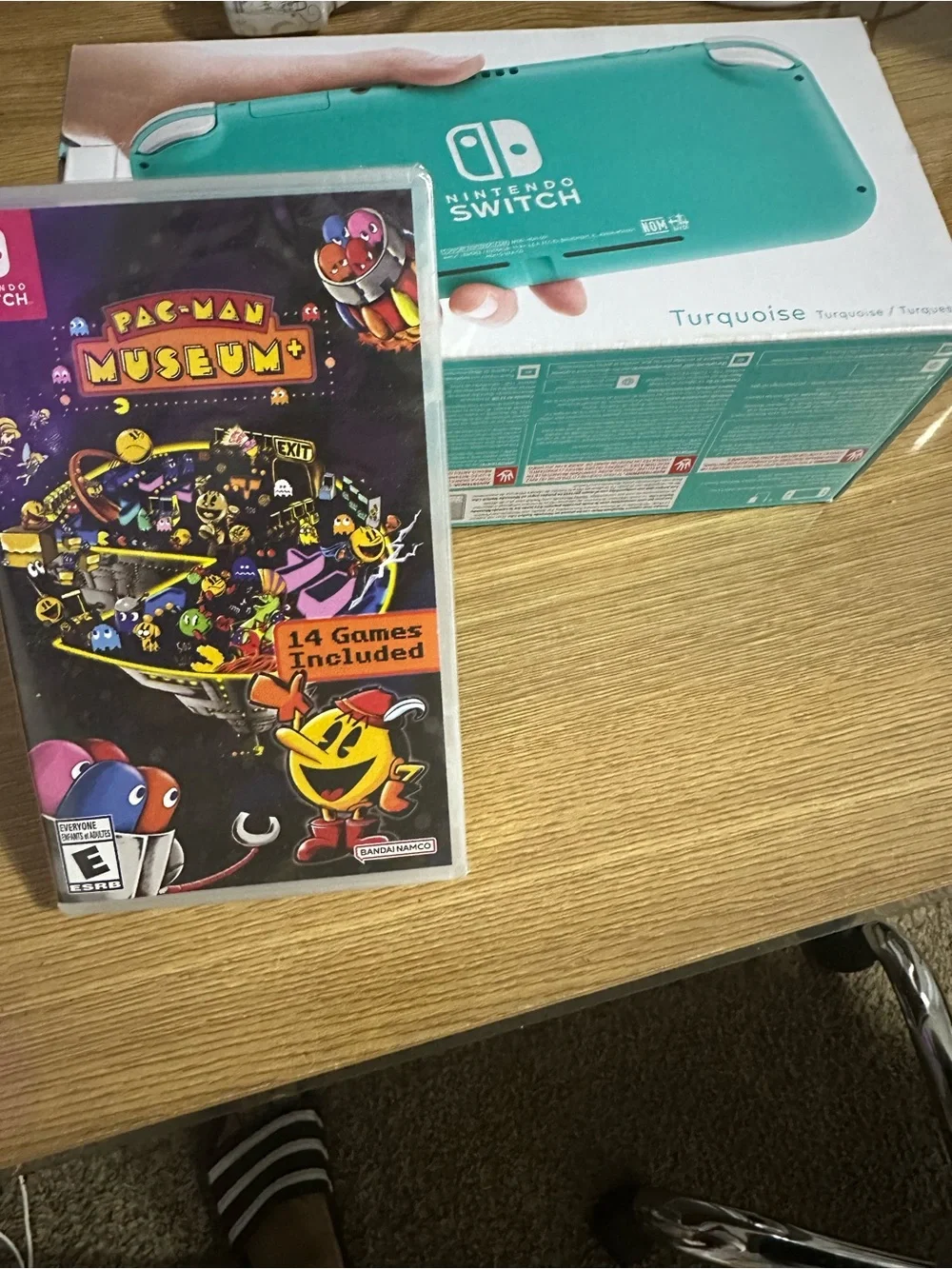 CLOSET CLOSING BNIB Nintendo Switch LITE (Turquoise) with Pac-Man Museum+ Game